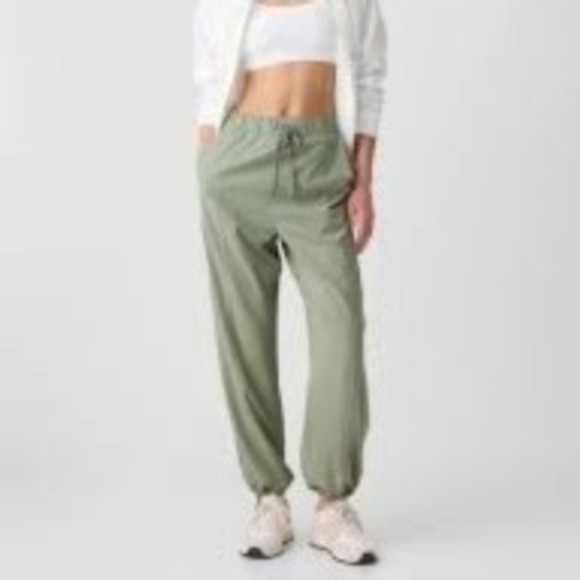 GAP Pants - GAP Green Cotton Parachute Joggers Drawstring‎ Size Medium